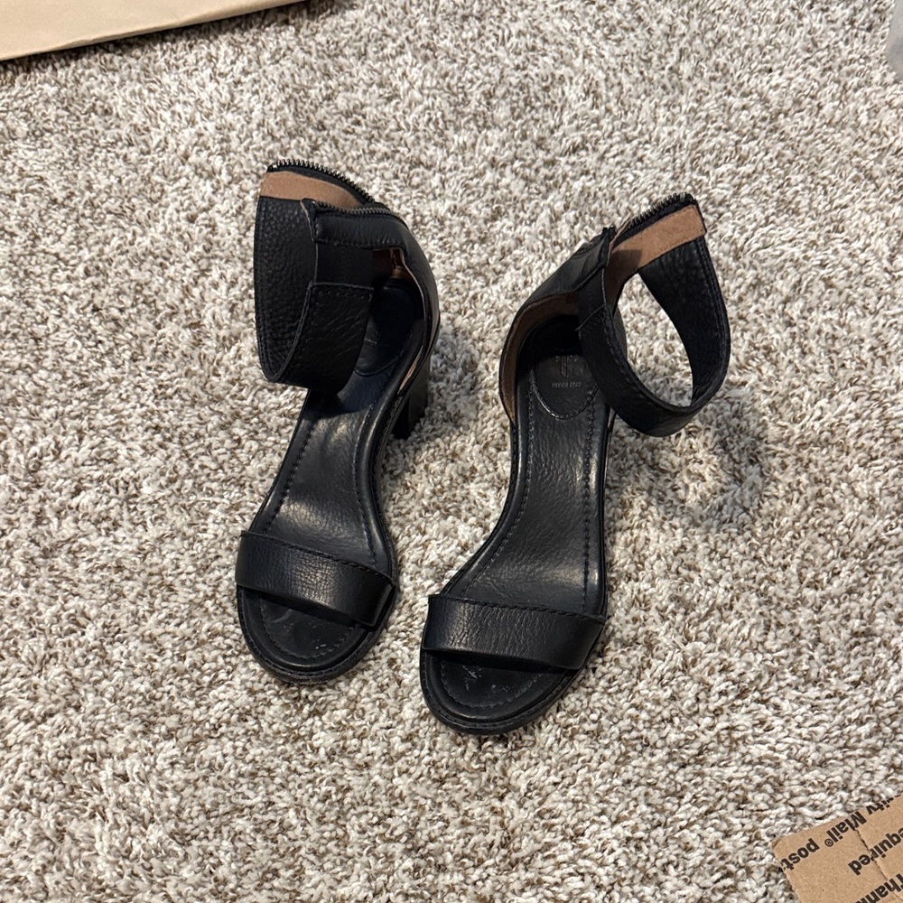 Frye Elegant Black Women's Sandals